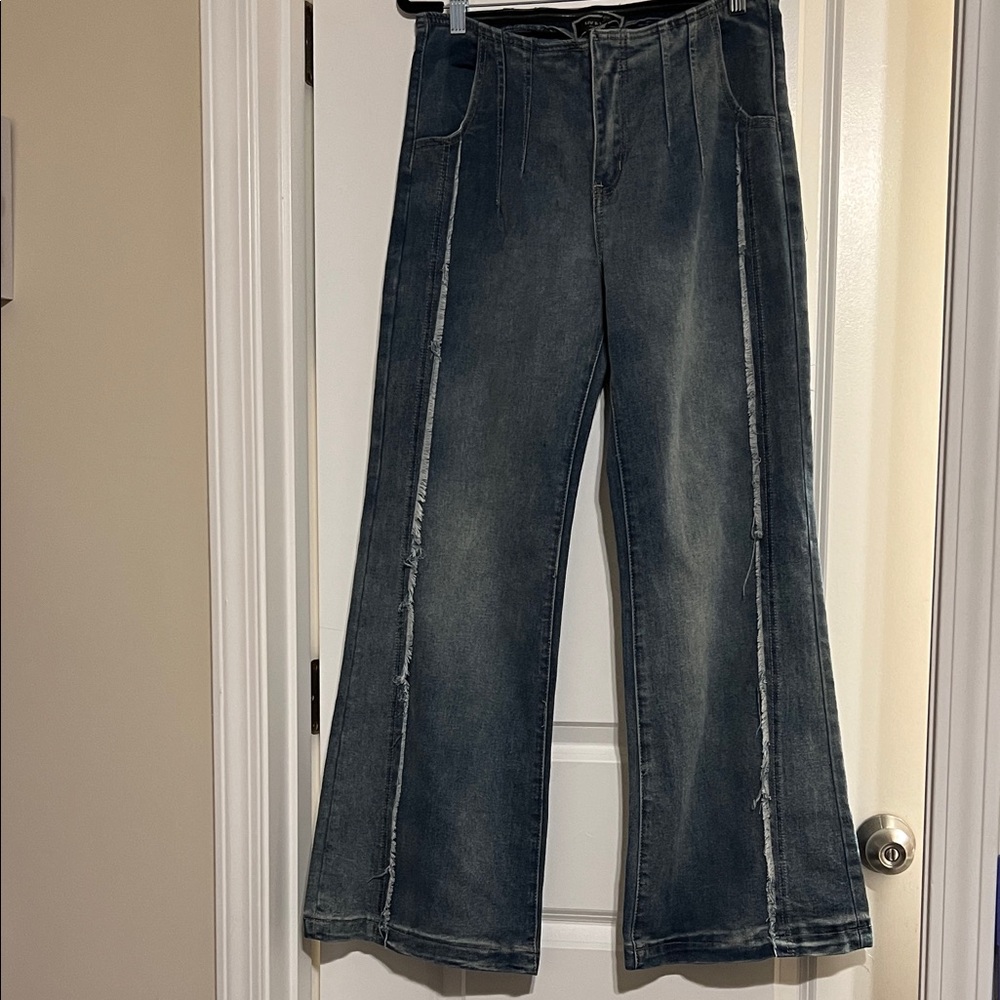 Jeans in GUC